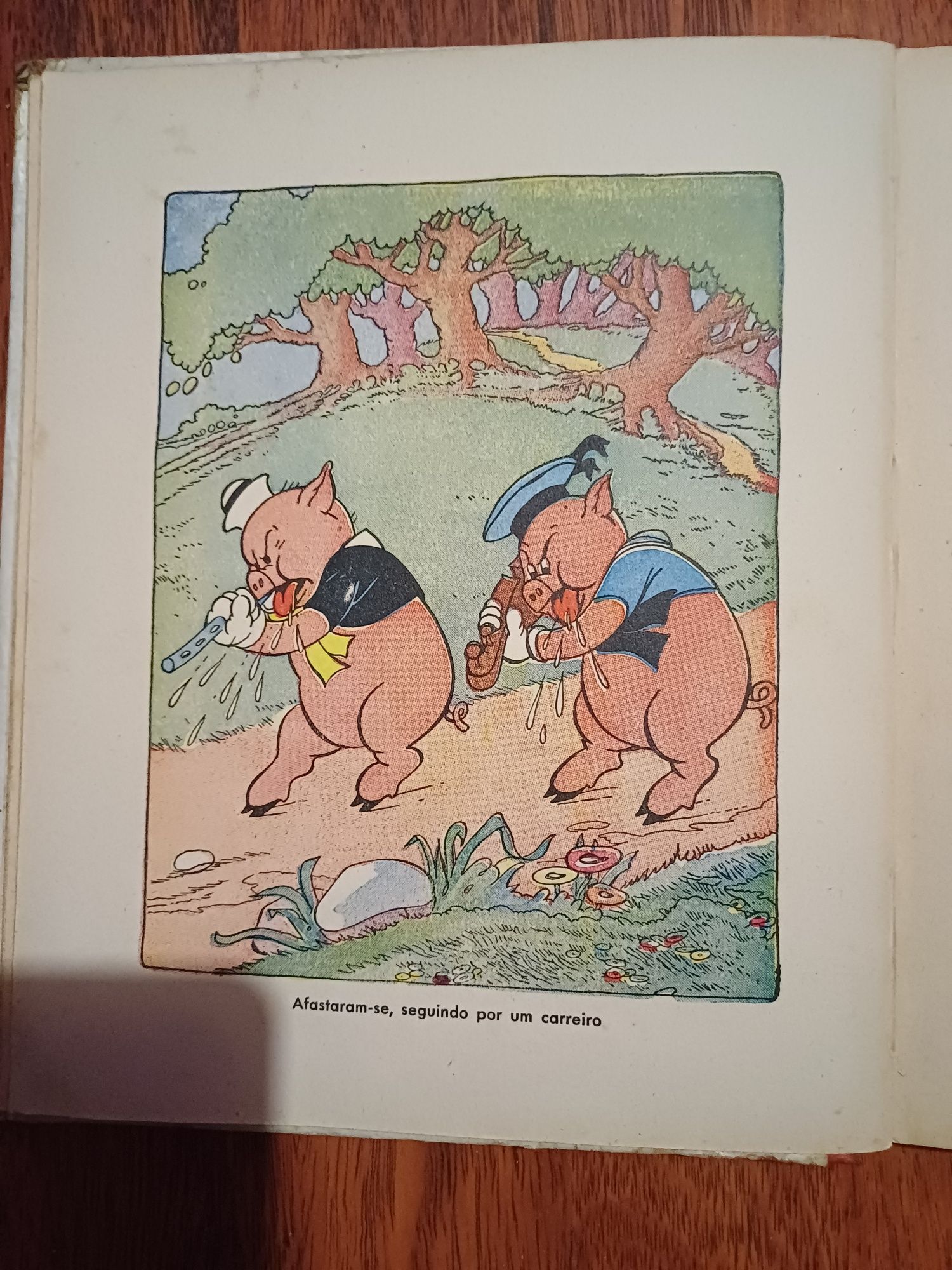 Livro Os 3 porquinhos década de 30