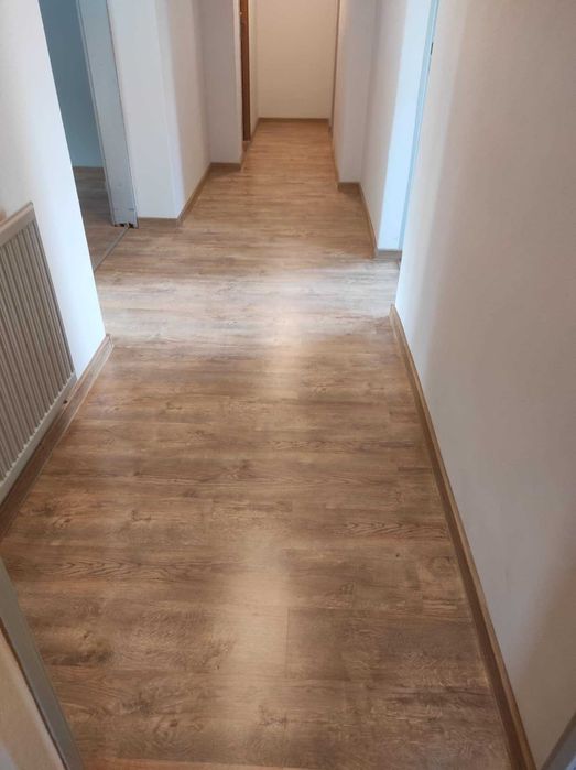 Podłogi, panele, jodełka, Płytki