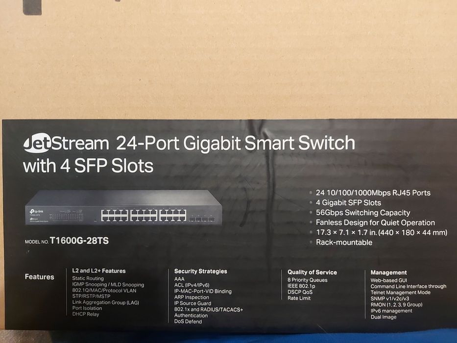Jet Stream 24-Port Gigabit Smart Switch with 4 SFP Slots