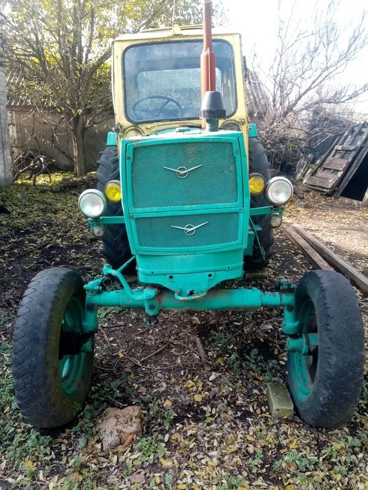 Продам трактор юмз6