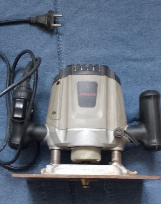 Фрезер ручний по дереву "Буран" 1250W