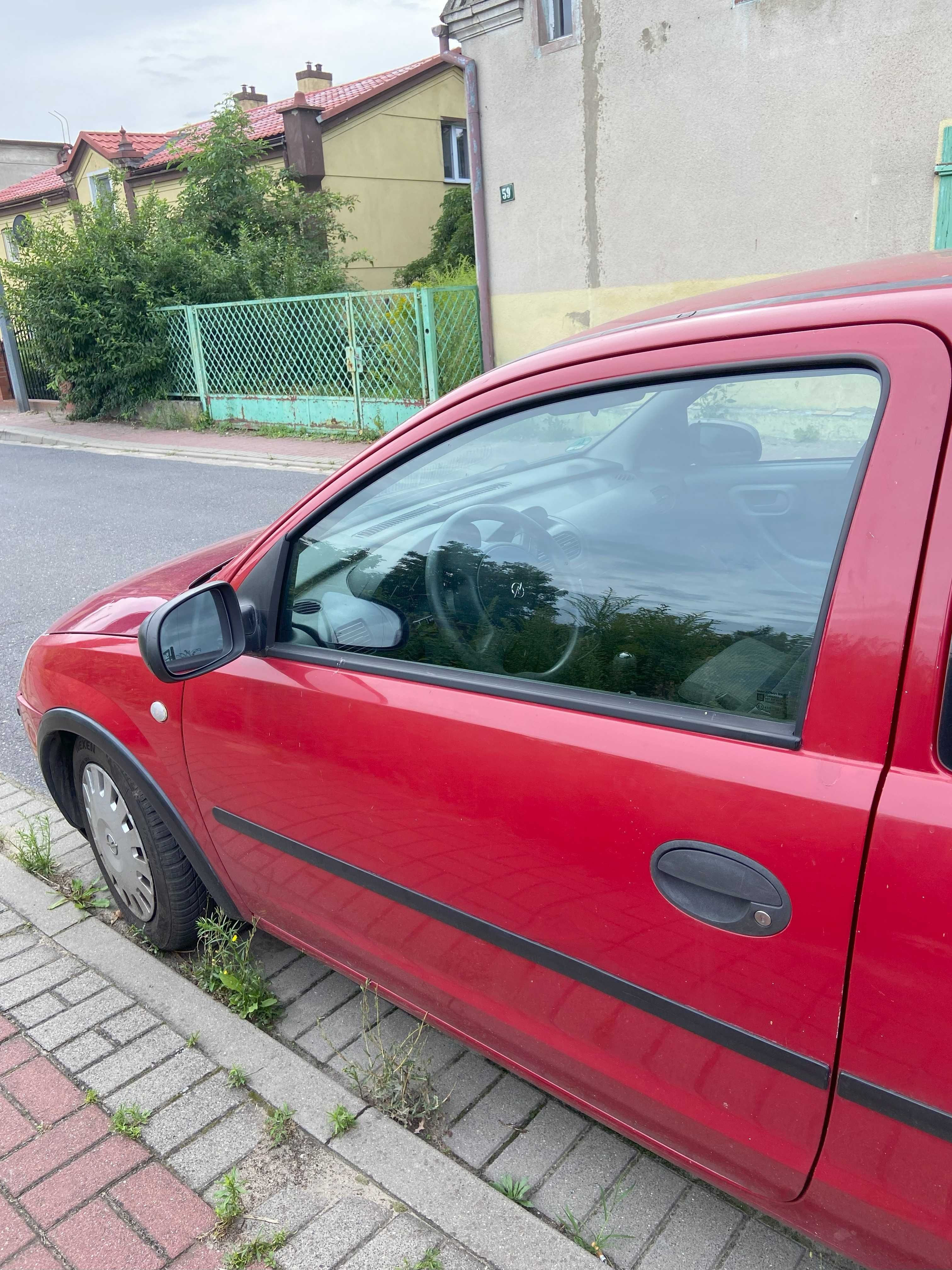 Opel Corsa C 2004 - na części