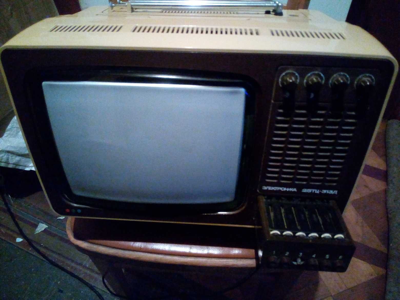Продам кольоровий ТВ"Електроніка 25ТЦ-313 Д",радянського виробництва.