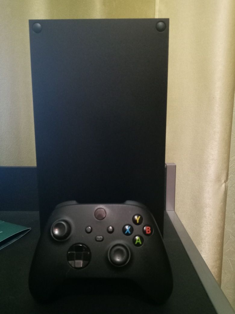 Игровая  приставка Xbox series x