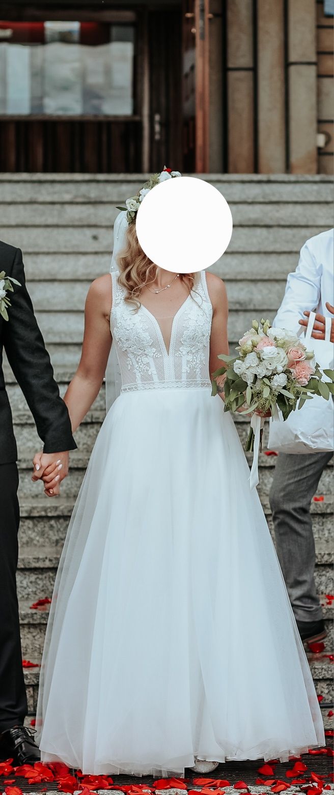Suknia ślubna śmietankowa