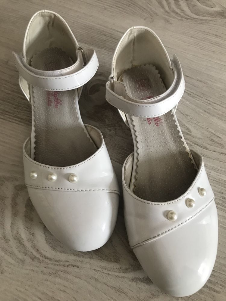 Buty białe komunijne rozmiar 35 22 cm