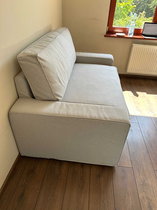 Kanapa IKEA VILASUND – rozkładana, z pojemnikiem na pościel