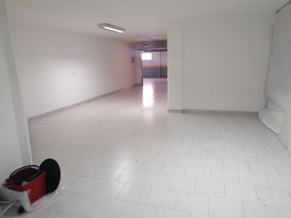 Grande Garagem fechada ou Pequeno Armazem