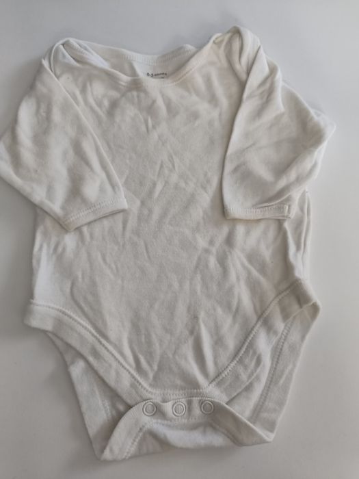 Białe body dziecięce r 56 do odświeżenia stan jak na zdjęciu