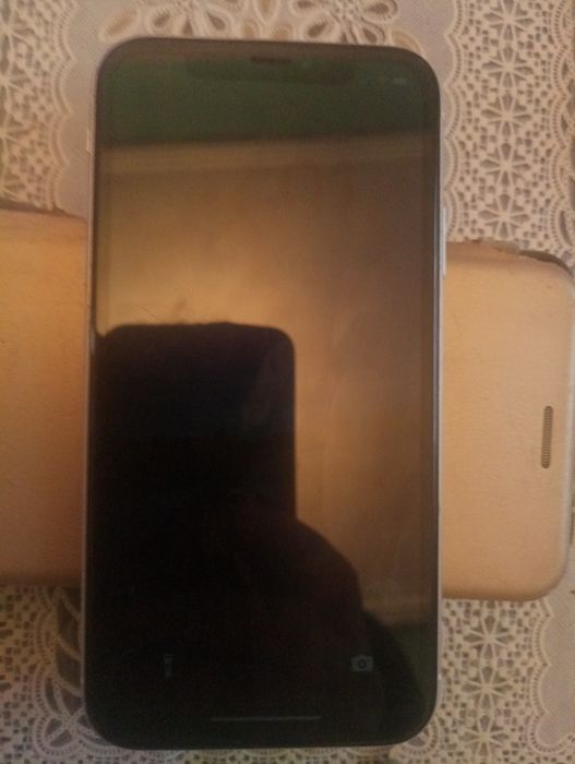 iPhone XR 64 батарея 84% в хорошем состоянии