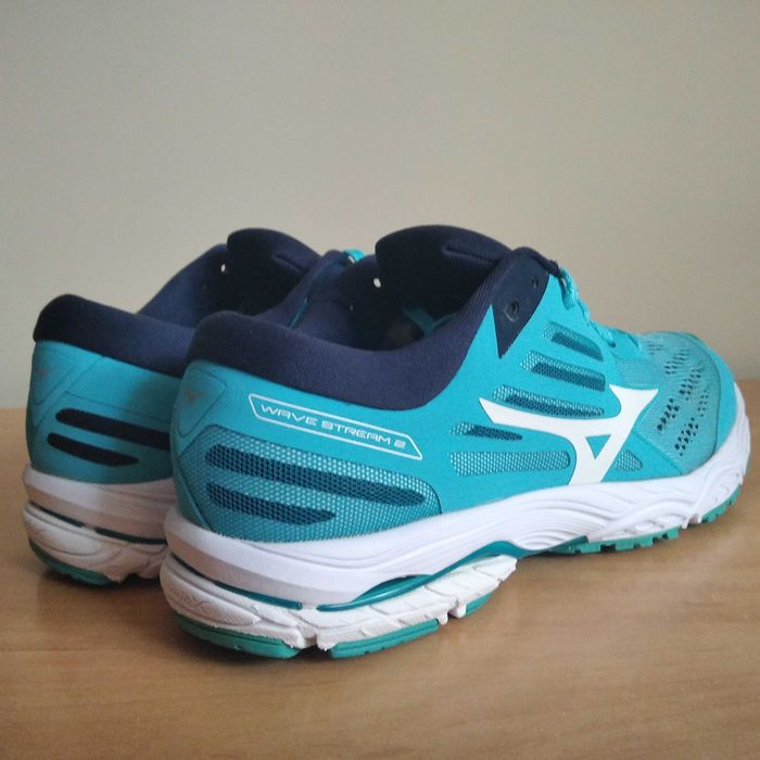 Profesjonalne buty biegowe MIZUNO WAVE STREAM 2 roz.eu-39
