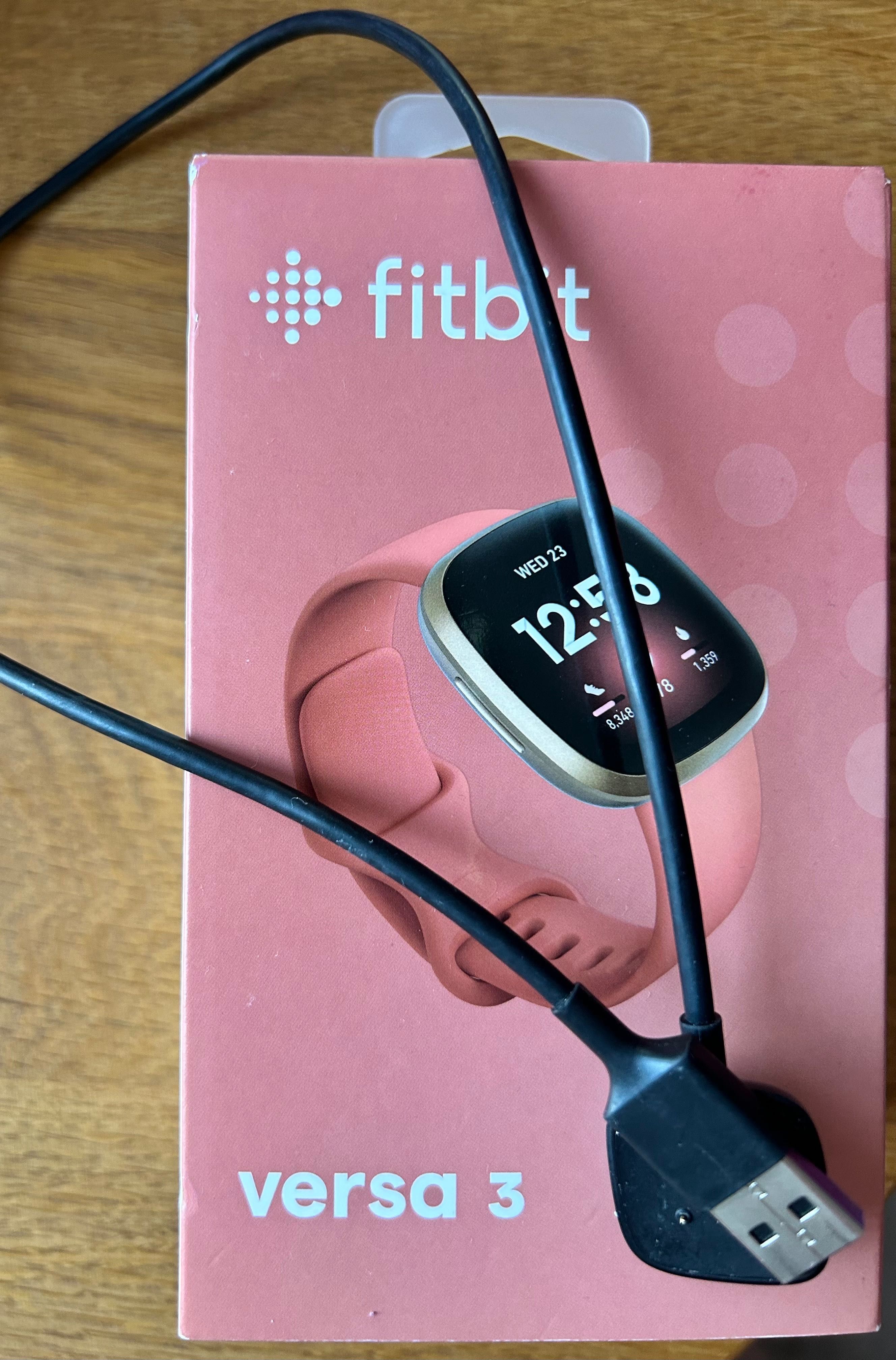 Smartwatch Google FITBIT Versa 3 Różowo-złoty plus 3 paski do zegarka