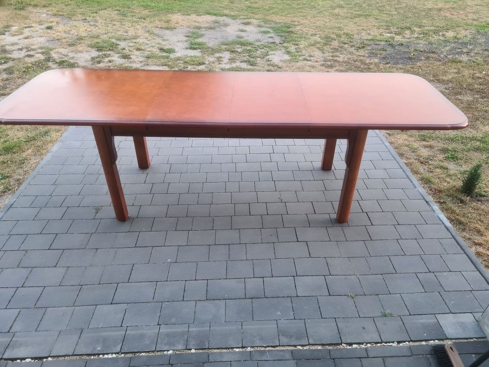 Stół z litego drewna