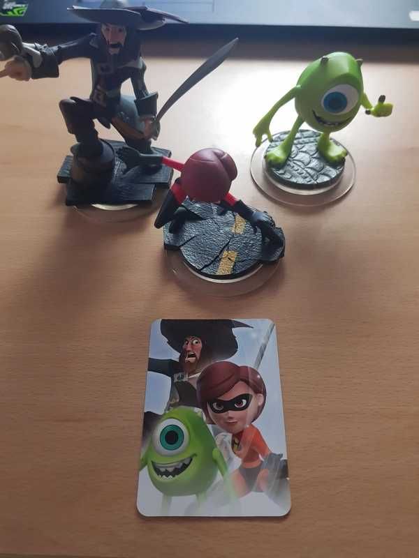 Conjunto para PS3 Disney Infinity 2.0 com Jogo, Figuras e Portal