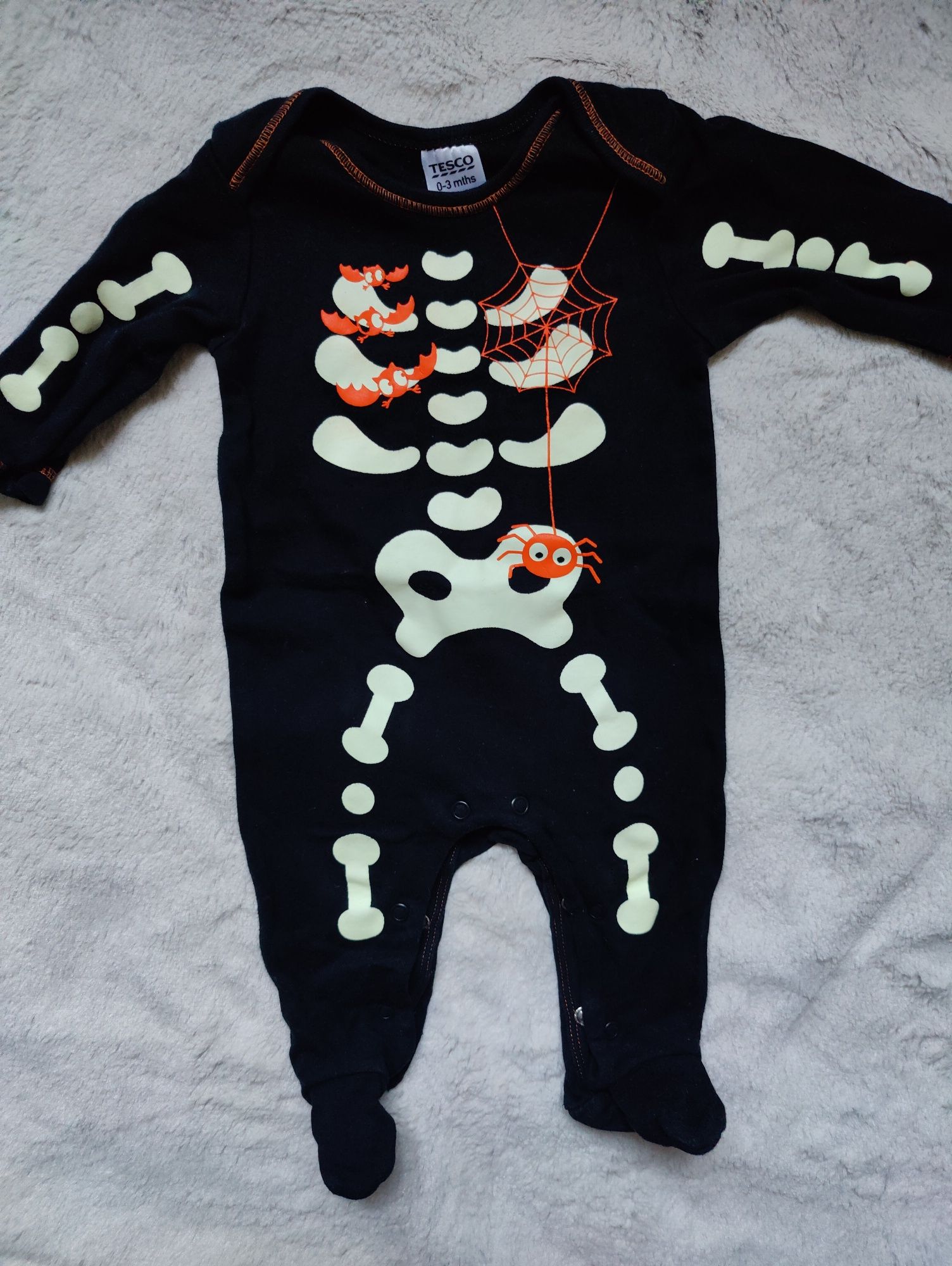 Pajacyk niemowlęcy szkieletor Halloween świecący Tesco