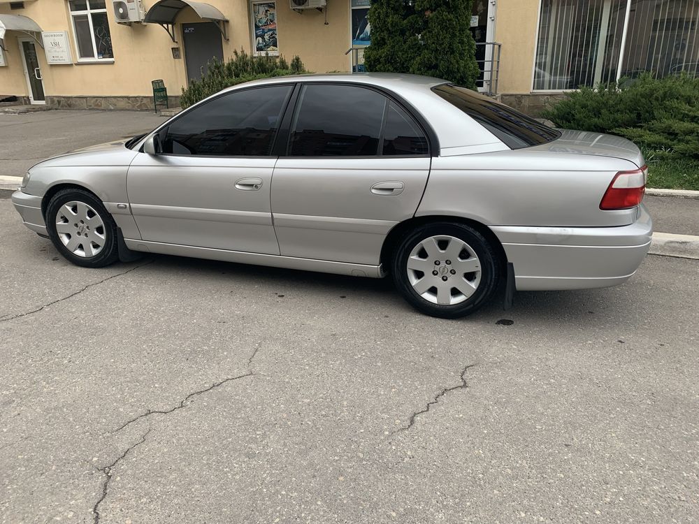 Opel Omega 2.2 auto 2000