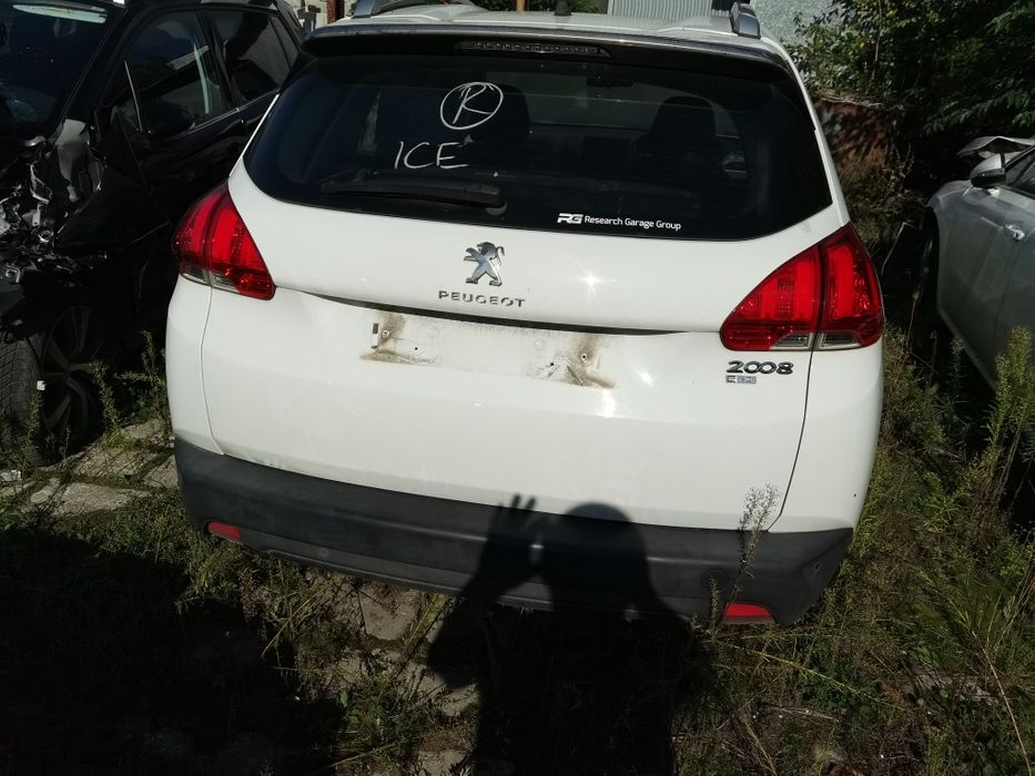 Peugeot 2008 крило капот бампер.
