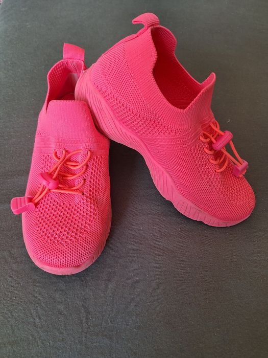 Lekkie sneakersy 32