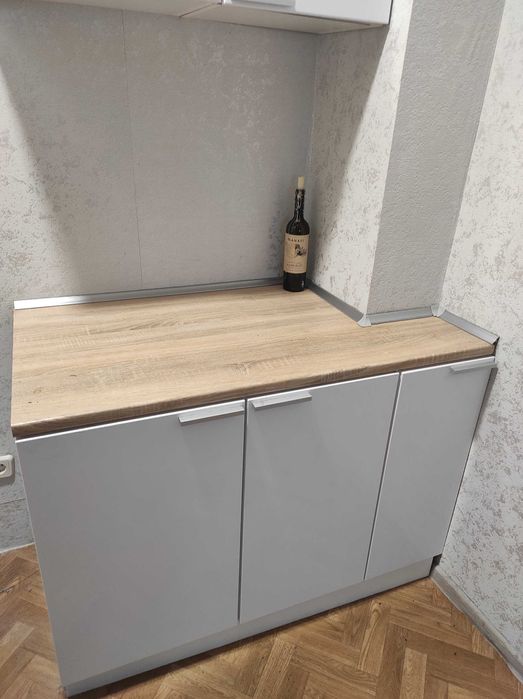 Небольшой кухонный набор (ящик, столешница)