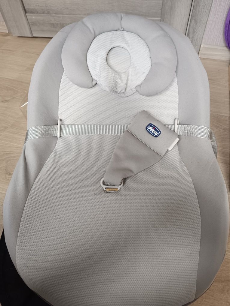 Chicco Comfy Nest Poetic - серый крісло-кокон