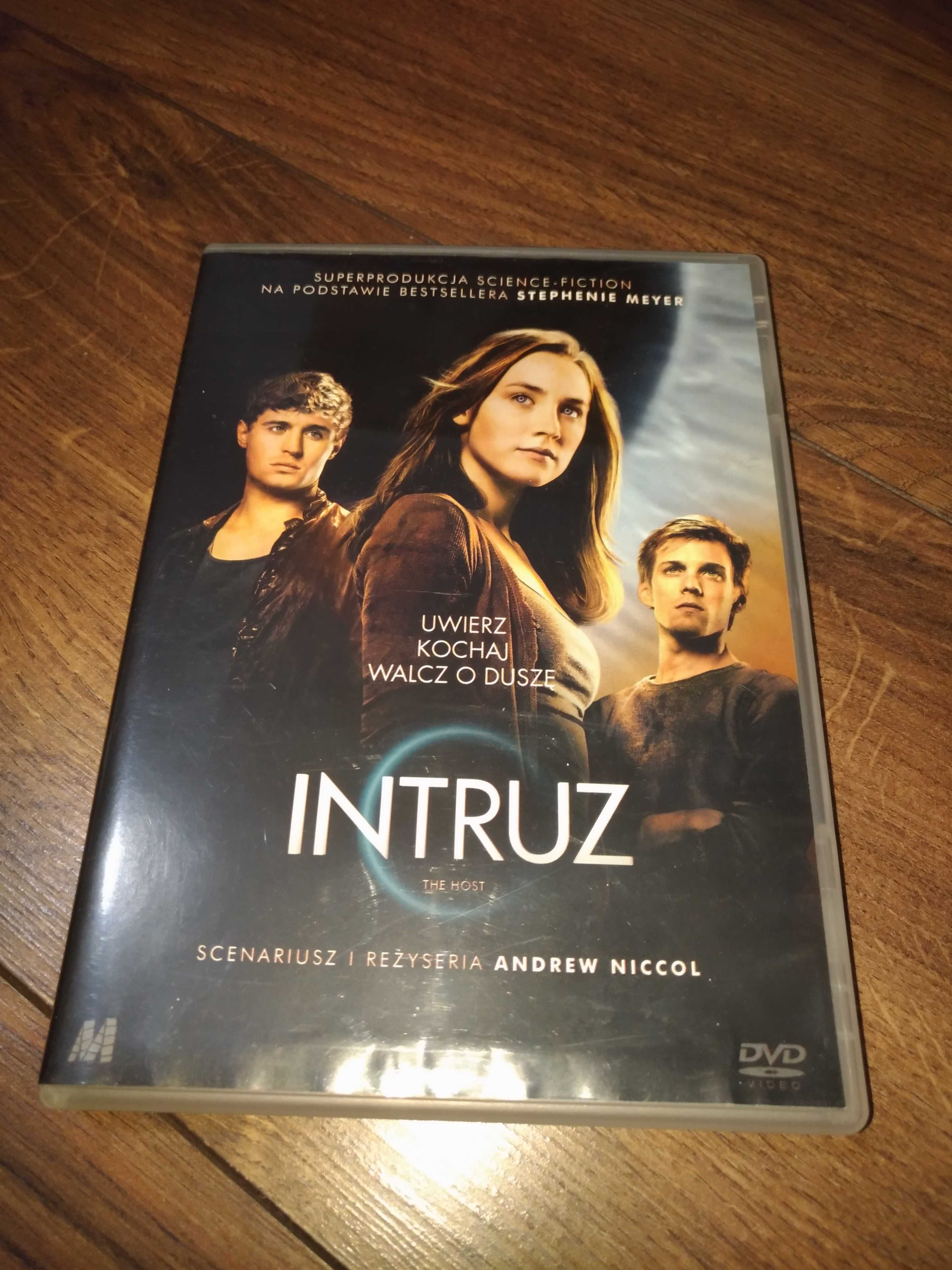 DVD: Intruz + dodatki specjalne