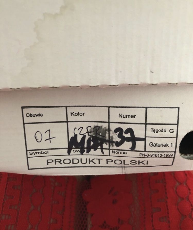 Piękne czerwone szpilki  skóra produkt polski rozm 37