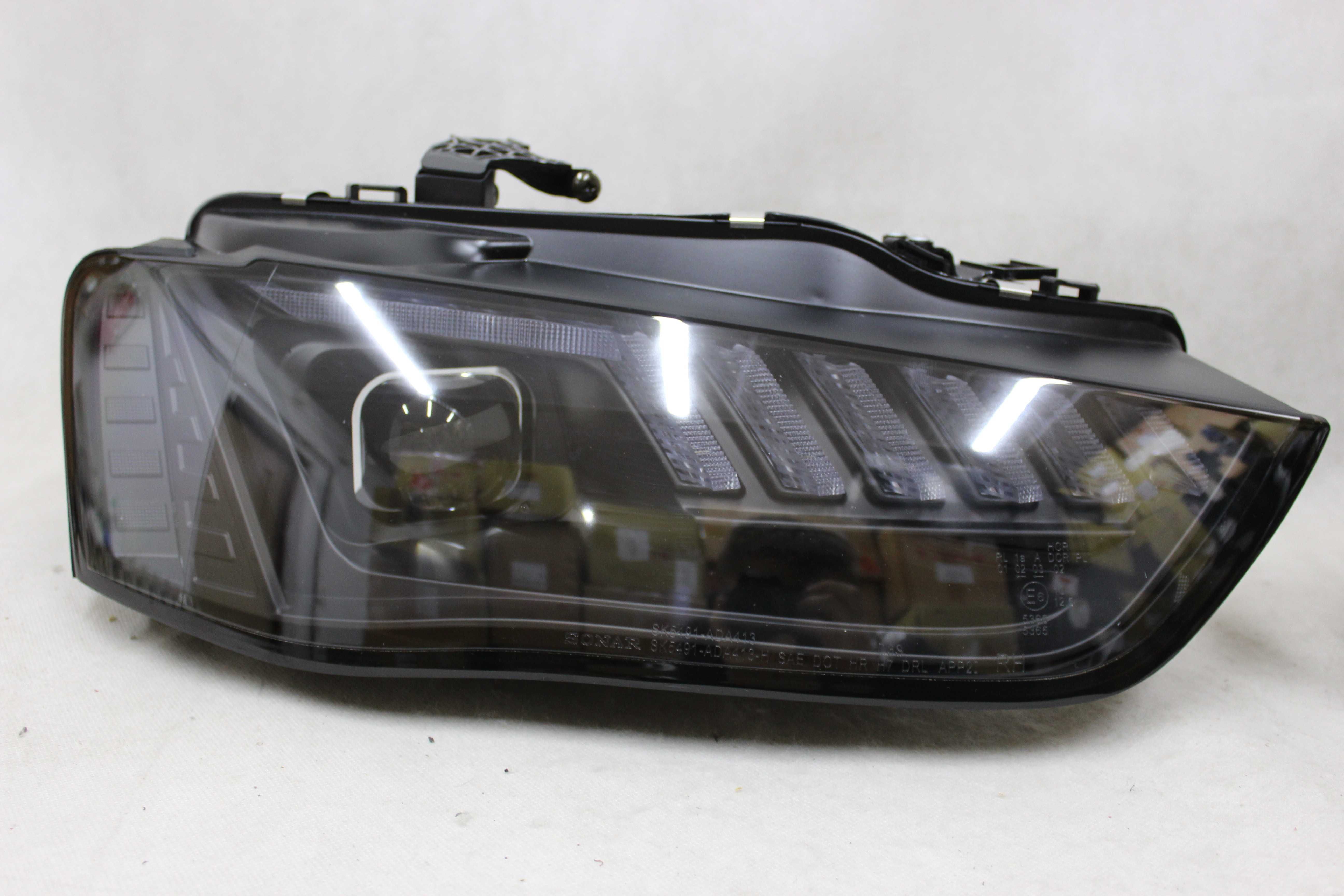 Lampy przednie przód AUDI A4 B8 12-15 lift Dynamiczne LED BAR Xenon