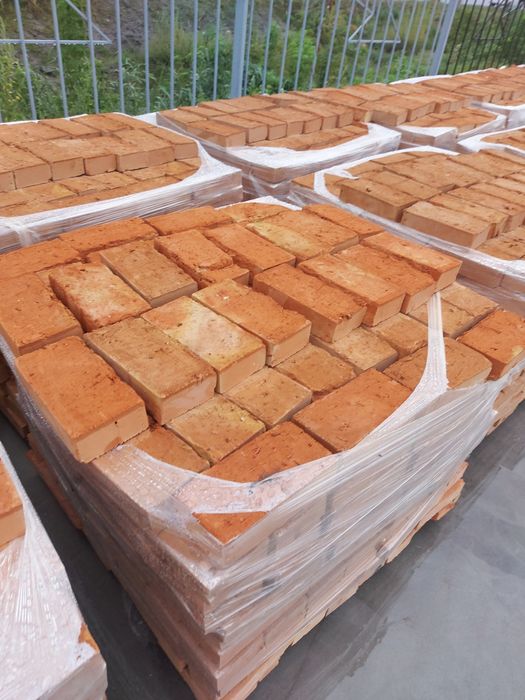 Цегла Кирпич М125, М 100 . Цемент, цементно піщана суміш
