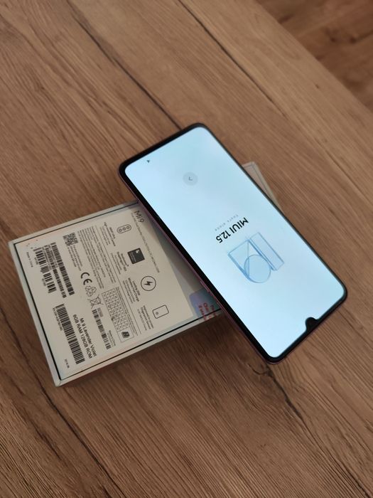 Xiaomi Mi 9 lavender violet 6/128 gb stan bardzo dobry