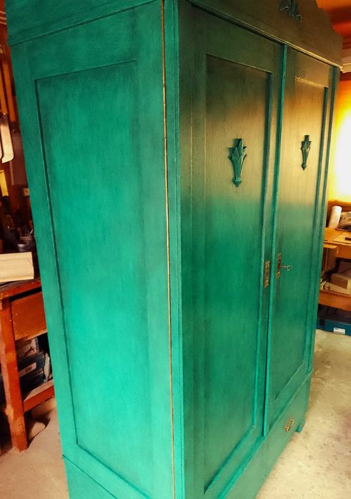 Stara szafa odnowiona