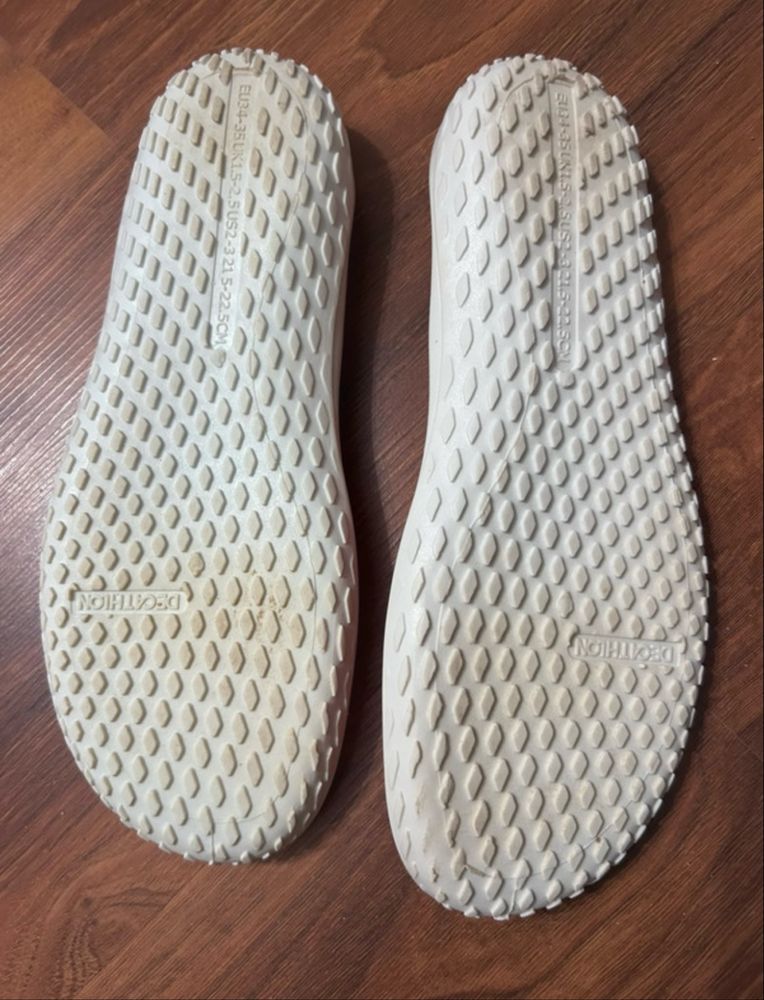 Buty do wody Decathlon r. 34 – koralowe