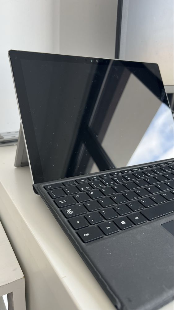 Microsoft surface pro 4 i7 8gb 256gb