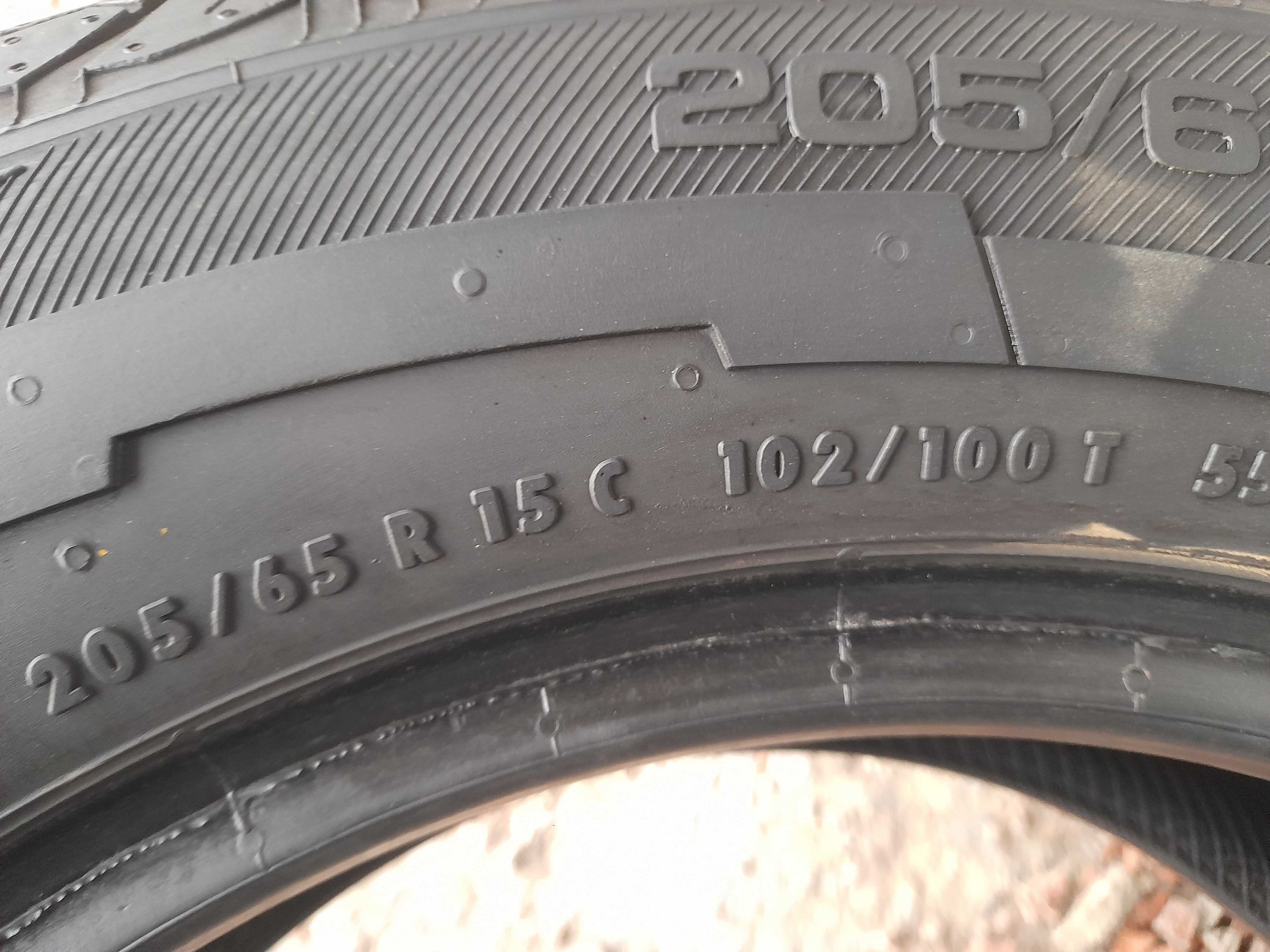 Літні шини 205/65 R15C Uniroyal rain max 2