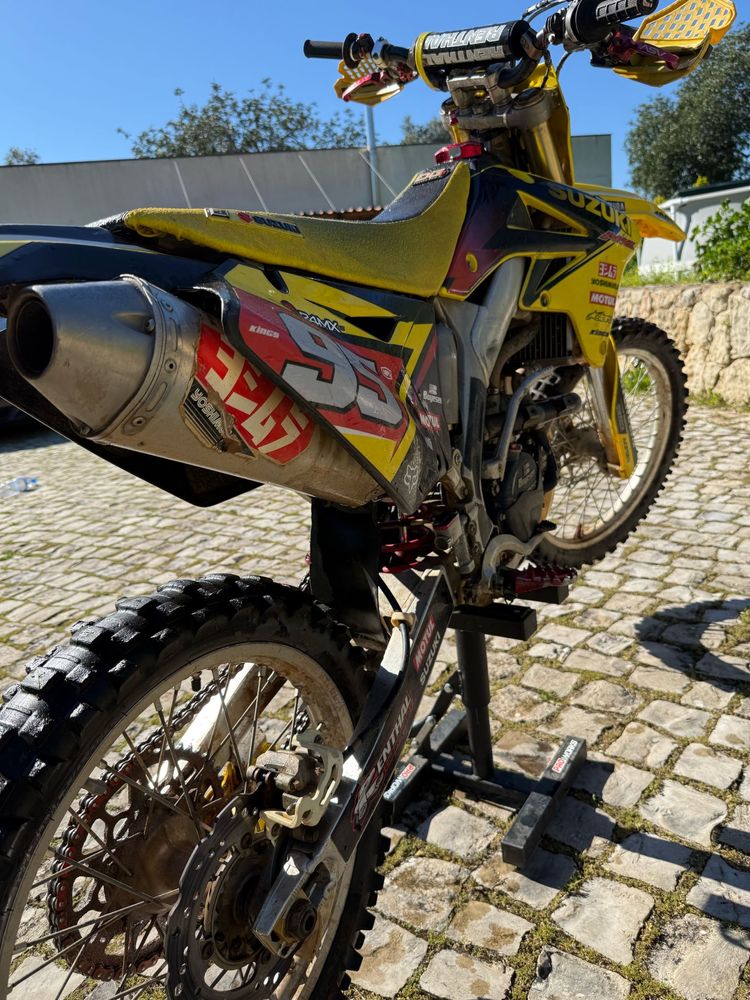 Suzuki RMZ 250 matriculada