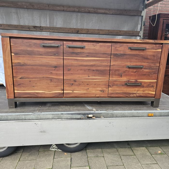 Drewniana komoda industrialna  190,5x85x43