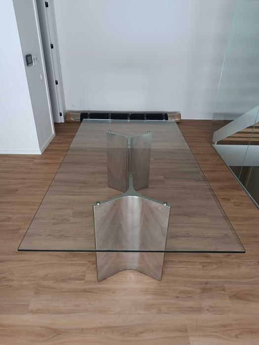 Mesa de Jantar Gaudi Laskasas + Cadeiras Peter Laskasas Como novo