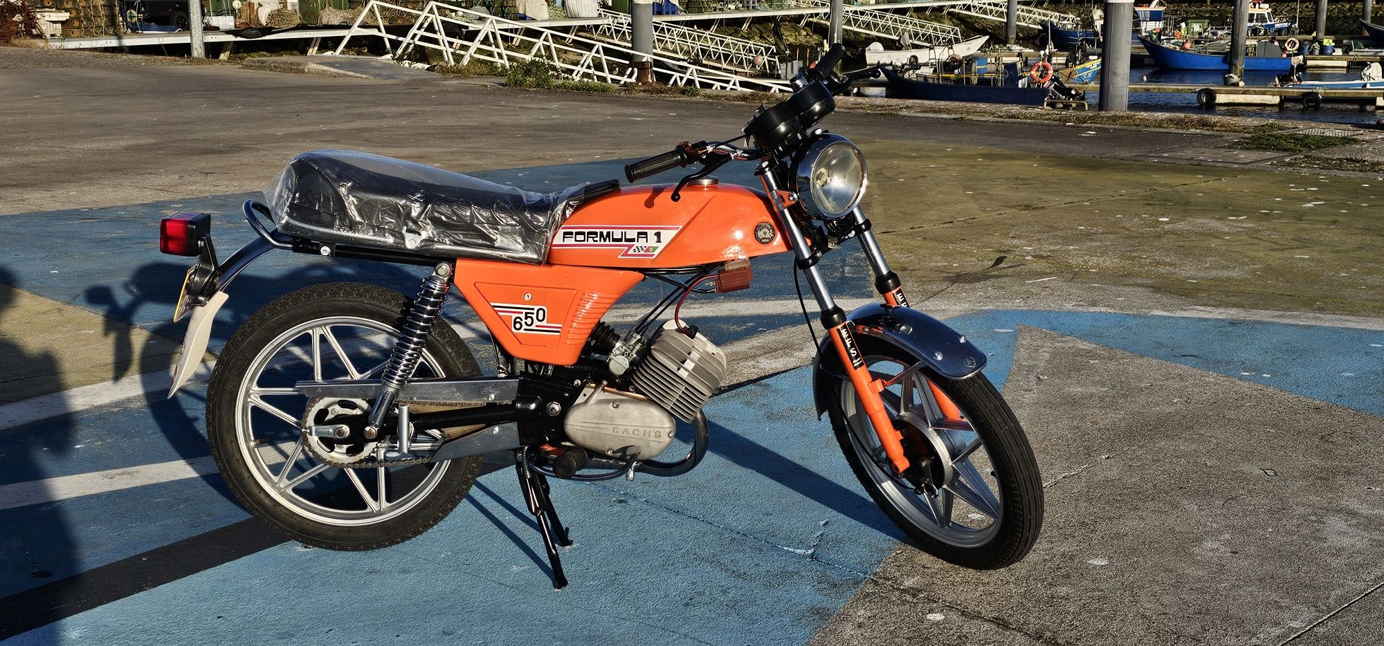 Restauro de motorizadas e motores a 2 tempos