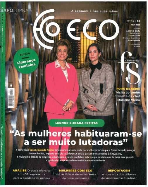 2 revistas ECO recentes  - economia nas suas maõs
