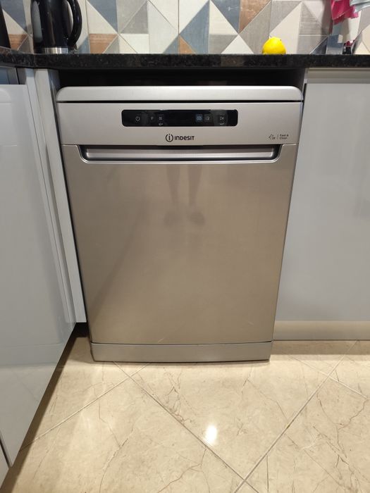 Máquina Lavar Loiça Indesit DFO 3C23 A X