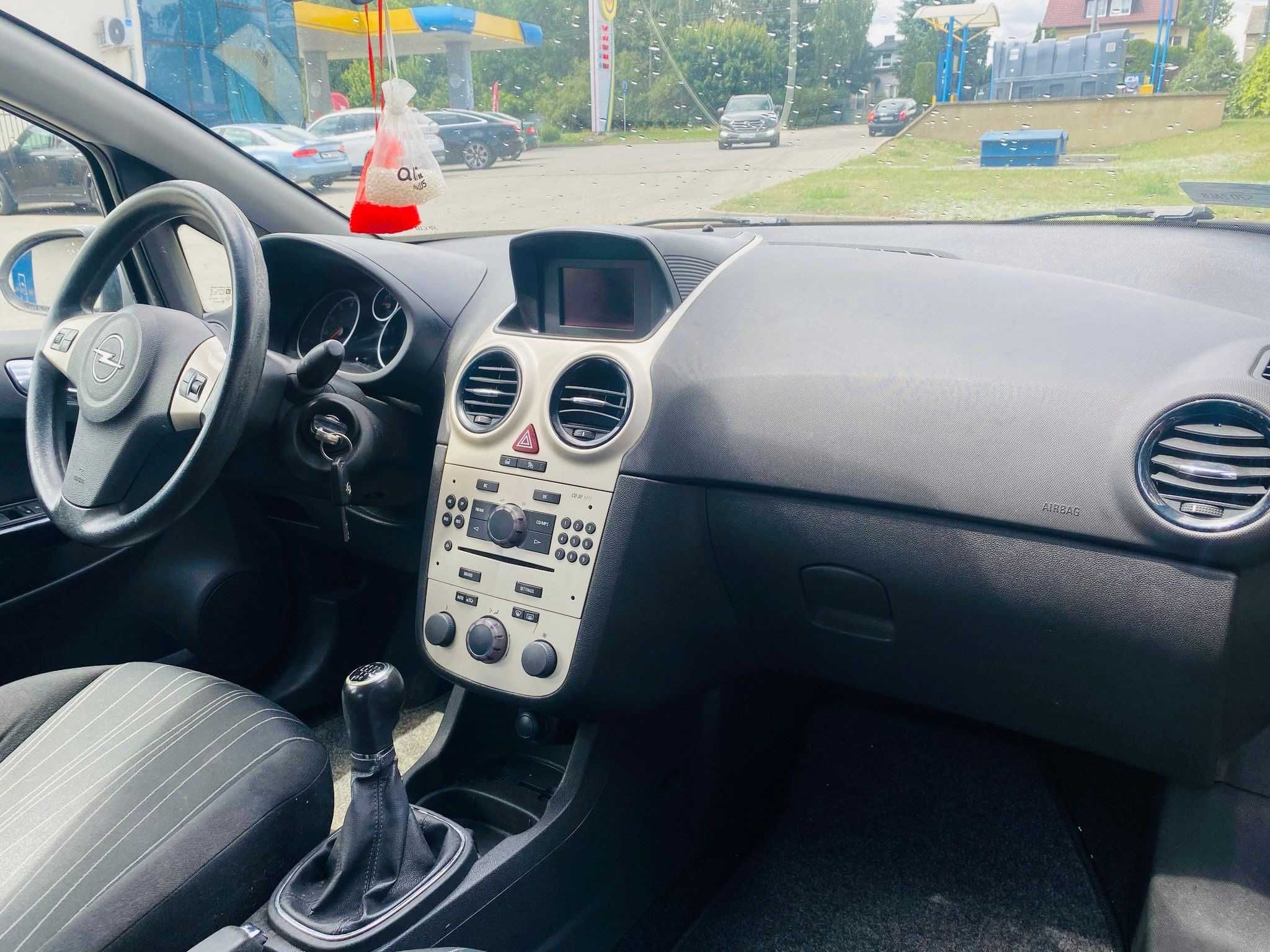 Opel Corsa D 1.2 benzyna - tylko 165 000, klima automatyczna, komputer