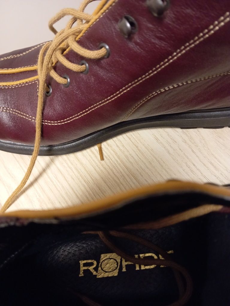 Botas bordeaux e beije Rhodes