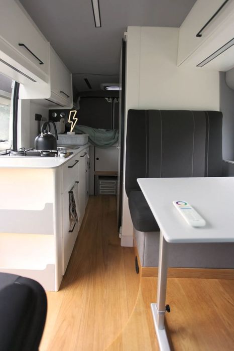 Peugeot boxer 3.0 HDI  Całoroczny CamperVan PEUGEOT BOXER 3.0 HDI 180 KM