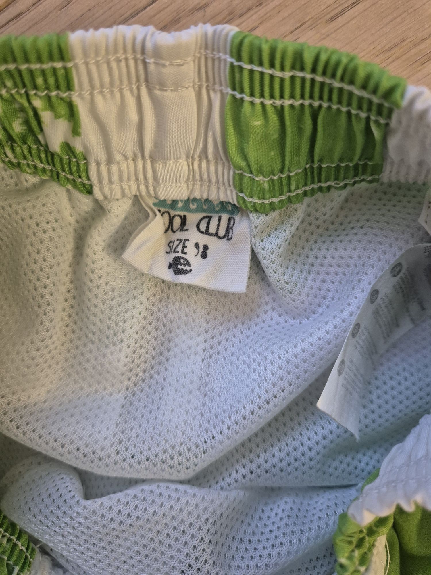 Kąpielówki spodenki kąpielowe rekin 98