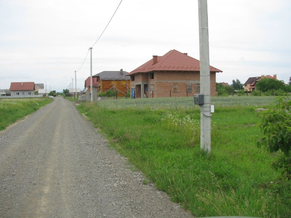 Земельна ділянка біля Ужгорода з фундаментом під забудову в с. Баранин