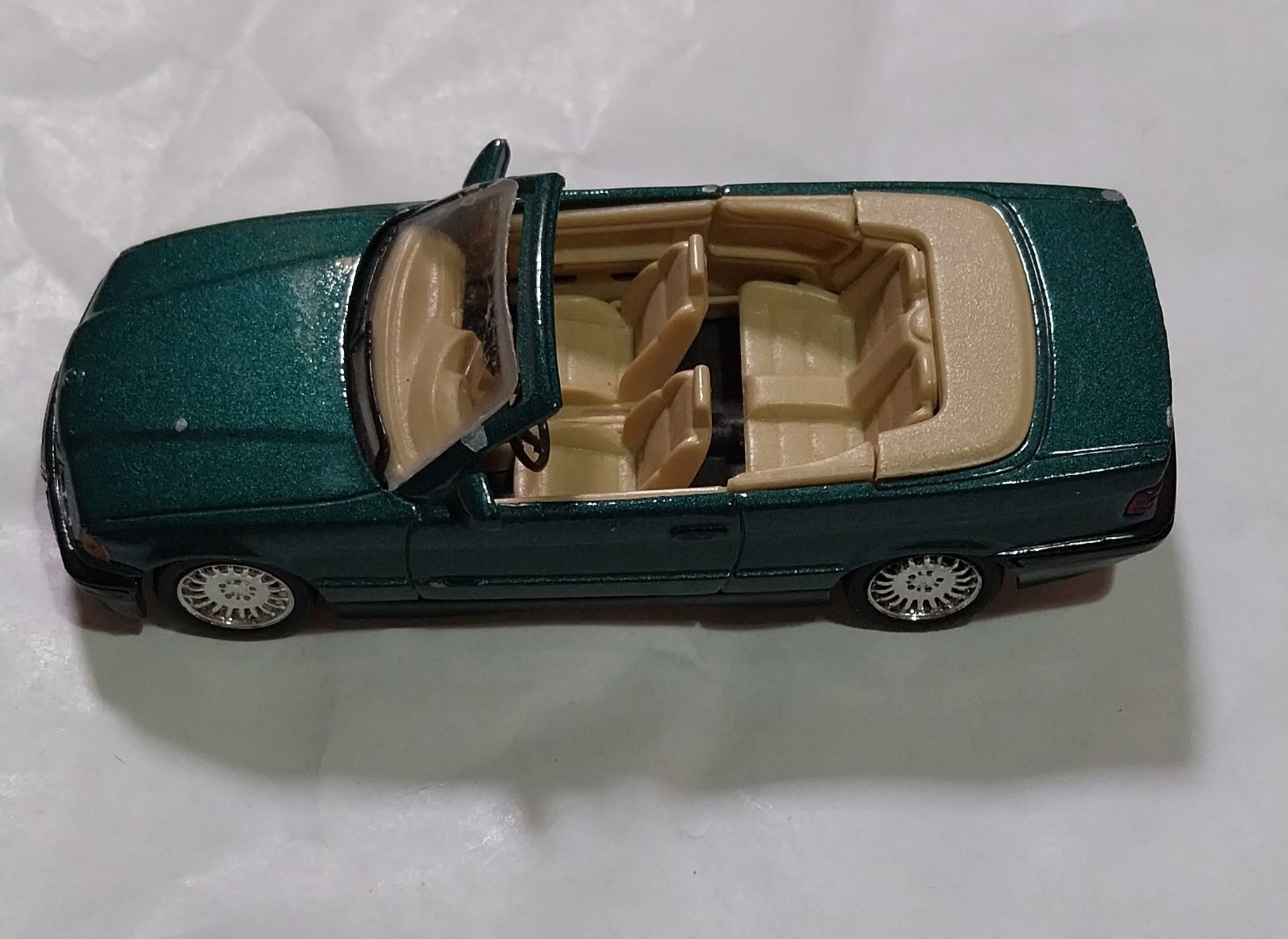 Miniatura da Solido Bmw serie 3 em escala 1/43