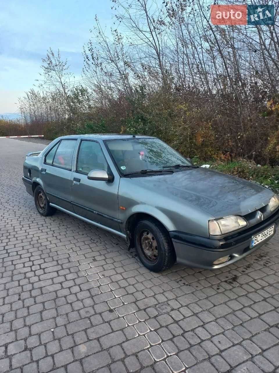 Renault 19 1992року