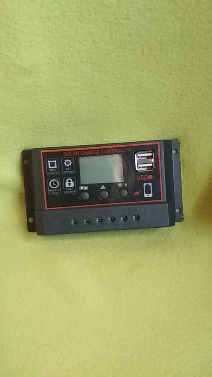 Controlador  carga solar 20A. Novo