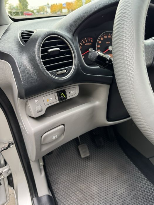 Продам KIA CARENS 2009