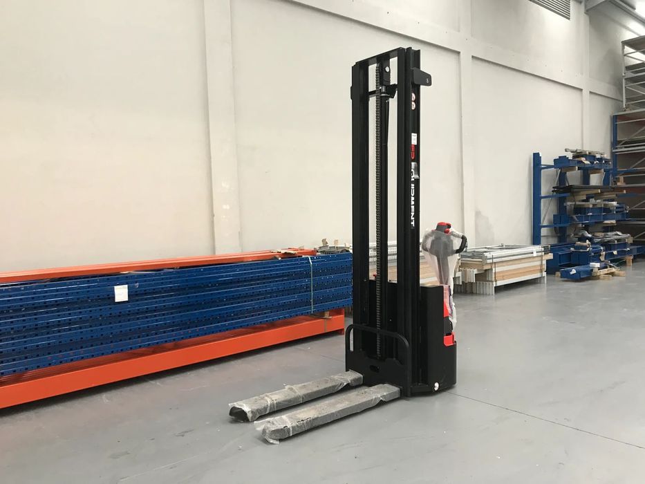 Stacker EP ES15-15ES NOVO Elétrico com bateria de gel