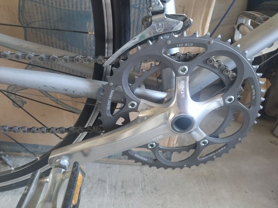Продається шоссейний велосипед Decathlon Cobra 600.